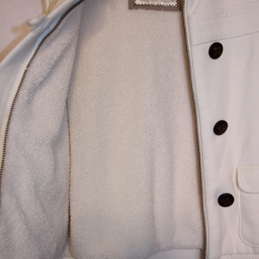 Old Navy Winter White Soft and Fuzzy Vest - Picture 6 of 6
